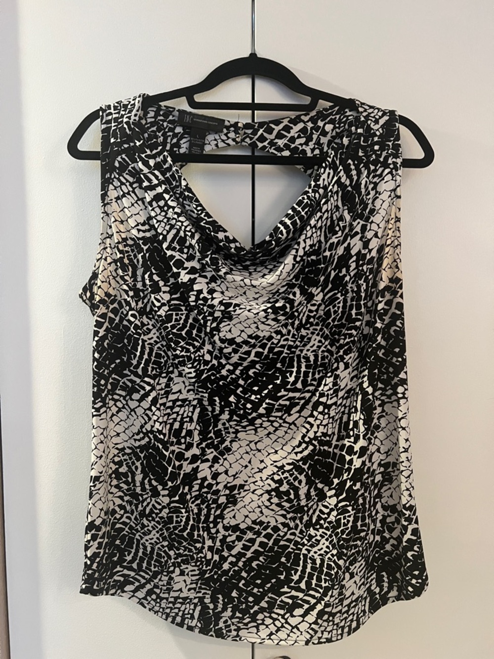 Inc Intl Concepts Black & White Cowl Neck sleeveless Top Sz L